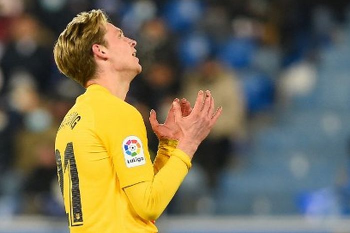 Gelandang tengah Barcelona, Frenkie de Jong, masih menjadi buruan utama Manchester United pada bursa transfer musim panas 2022.