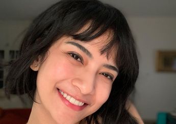 Rayakan HUT RI dengan Naik Sepeda, Penampilan Seksi Vanessa Angel dengan Kaus Belahan Rendah Tuai Hujatan Netizen