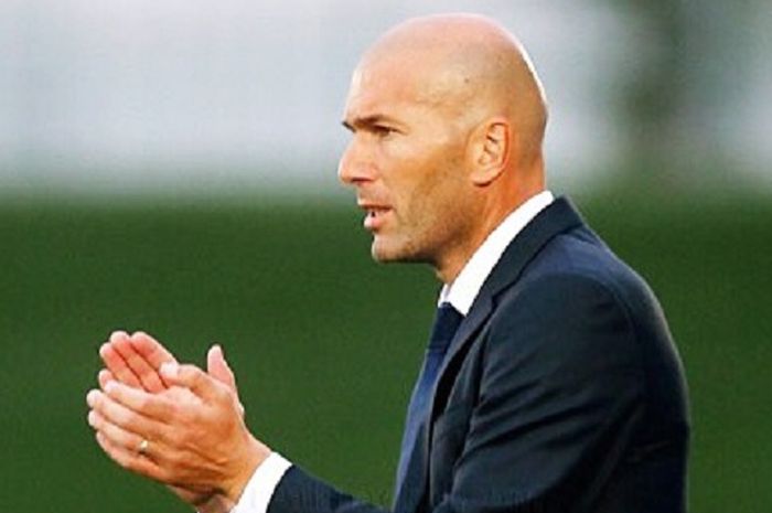 Zinedine Zidane berharap ada keajaiban untuk Emiliano Sala.