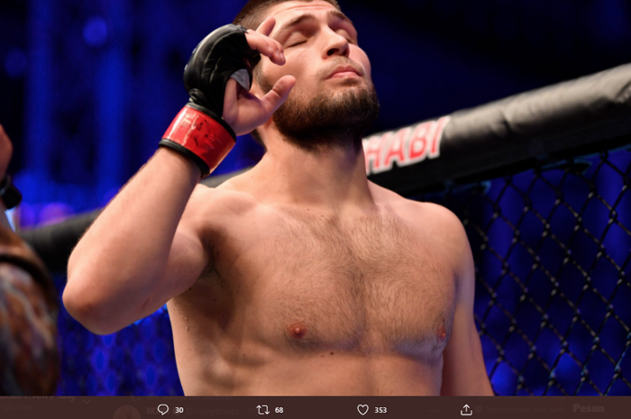 Petarung kelas ringan UFC, Khabib Nurmagomedov resmi pensiun.