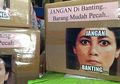 Seller-nya Kreatif! Ini 8 Tulisan 'Paket Jangan Dibanting' Terkocak!