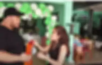 Seolah tak mau kalah dari Ayu Ting Ting yang dekat dengan duda, Ivan Gunawan mengaku siap kawin pada 2021 nanti.