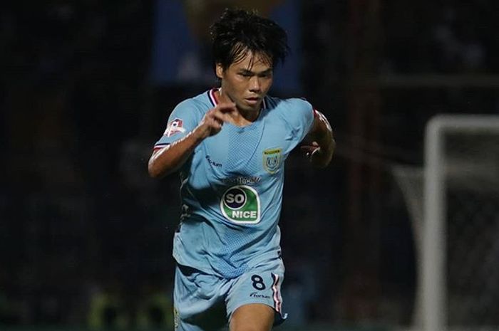 Aksi gelandang Persela Lamongan, Kei Hirose, saat membela timnya pada gelaran Liga 1 2019.