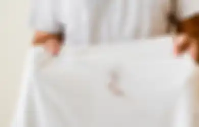 Dijamin Noda Bekas Oli pada Baju Hilang, Begini Cara Mudah Hilangkan Minyak pada Serat Kain dengan Bahan Rumahan