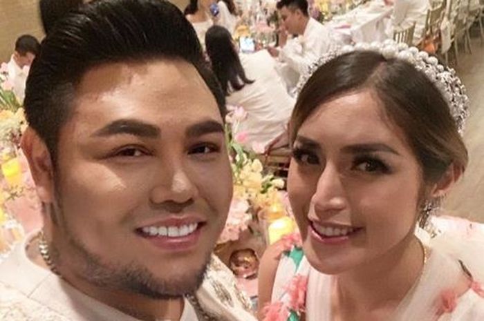Ivan Gunawan hadiri acara pertunangan Jessica Iskandar dan Richard Kyle