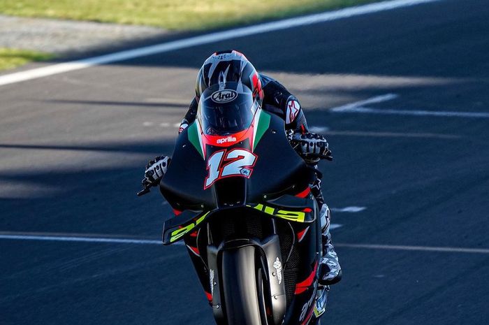 Maverick Vinales menjalani tes privat bersama Aprilia di Sirkuit Misano, Italia, 31 Agustus 2021.