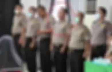 6 anggota polisi yang terlibat kasus pemerasan pada istri tahanan.