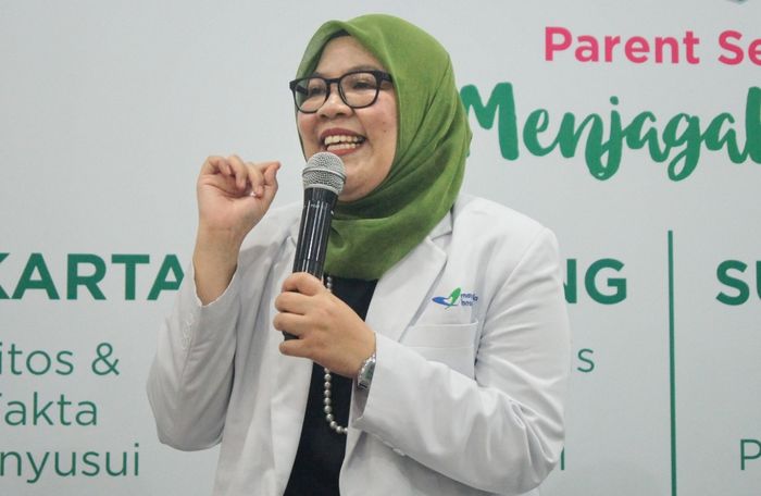 dr. Ameetha Drupadi, CIMI di acara Parent Session #MenjagaKasihIbu bertema “Mitos dan Fakta Menyusui untuk Millenial Moms”. Jumat (23/8/2019)