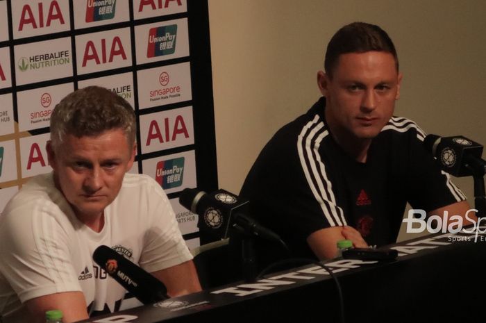 Ole Gunnar Solskjaer dan Nemanja Matic saat konferensi pers International Champions Cup 2019 jelang laga Manchester United Vs Inter Milan di National Stadium, Singapura, Jumat (19/7/2019).