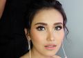 Ayu Ting Ting Tampil Beda dengan Hijab Saat Nyoblos, Sandal yang Dipakai Justru Jadi Sorotan!