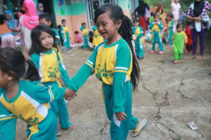 Terlalu Protektif Bisa Bikin Si Kecil Tak Punya Teman, Ini yang