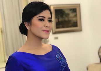 Berubah 180 Derajat, Putri Presiden Jokowi Terciduk Tampil Mewah dan Elegan Saat Hadiri Acara Fashion Show dalam Balutan Dress Hitam Super Cantik!