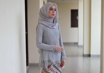 7 Model Kebaya Hijab dan Kain Batik Buat Wisuda/Perpisahan Sekolah. Ayu nan Menawan!