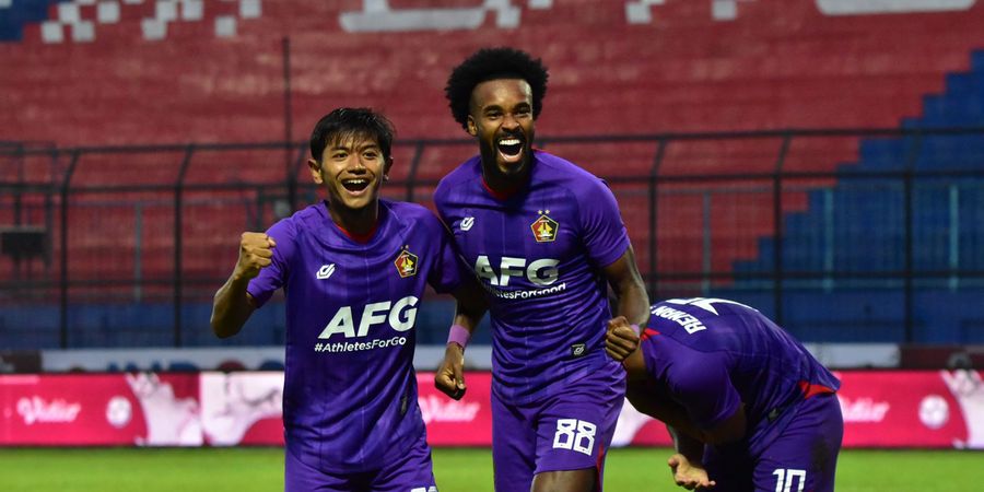 Persik Vs Arema FC -  Save Manis Adilson Maringa Selamatkan Gawang Singo Edan di Babak Pertama