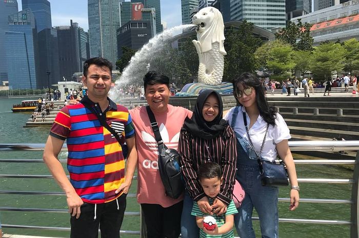 Merry dan Lala saat bersama Raffi Ahmad dan Nagita Slavina serta Rafathar