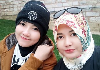 Simpel Tapi Cantik, Intip Gaya Stylish Via Vallen Berhijab Kompak dengan Adiknya, Mella Rosa