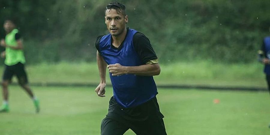 Raphael Maitimo Merapat ke PSM Makassar