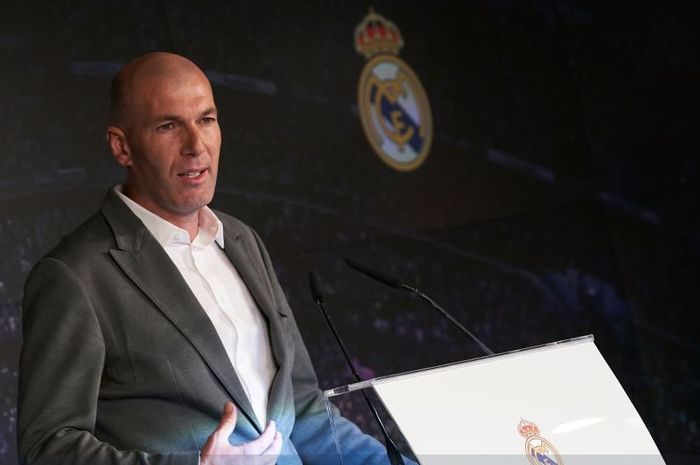 Zinedine Zidane resmi kembali sebagai pelatih Real Madrid.
