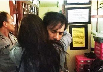 Tulis Permintaan Ini untuk IDI dari Dalam Sel, Misteri Agama Jerinx SID Akhirnya Terungkap Gegara Postingan Sang Istri