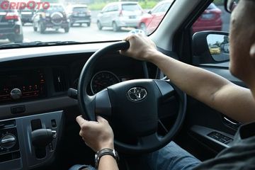 Saat mudik dan mengendarai mobil, waspadai munculnya microsleep yang dapat mengancam jiwa.