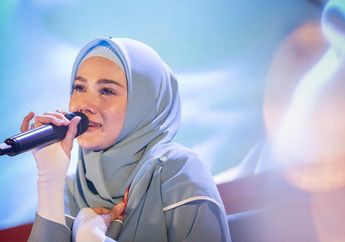 Buat Mulan Jameela Tak Kuasa Tahan Tangis, Peramal Mendadak Singgung Sosok di Balik Cincin yang Melingkar di Jarinya: Kamu yang Sabar ya