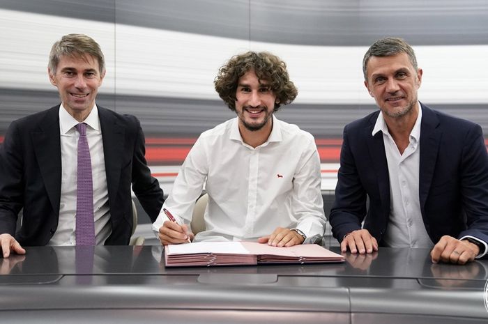 AC Milan merekrut Yacine Adli dari Bordeaux pada deadline day alias hari terakhir bursa transfer, Selasa (31/8/2021). 