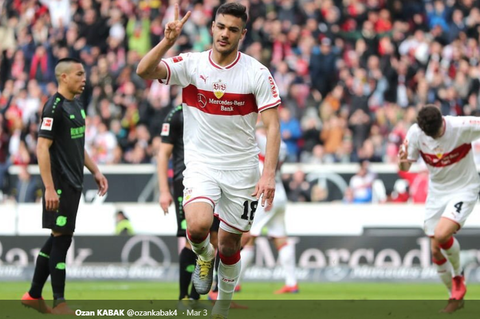 Ozan Kabak, bek Stuttgart yang kabarnya diminati Juventus, AC Milan, dan AS Roma.