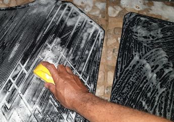 Tips Bersihkan Karpet Karet Anti Capek, Gampang Banget Ladies!