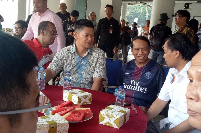 Menpora Zainudin Amali saat memantau pelatnas panahan di area Gelora Bung Karno, Jakarta, Jumat (25/10/2019).
