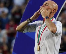 Medali Scudetto Stefano Pioli Dimaling, Pelatih AC Milan Cuma Bisa Bilang Begini