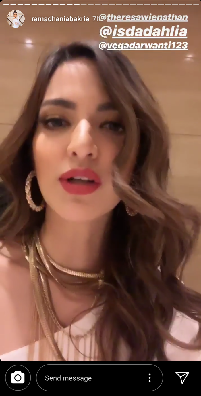 Nia Ramadhani makeup sendiri