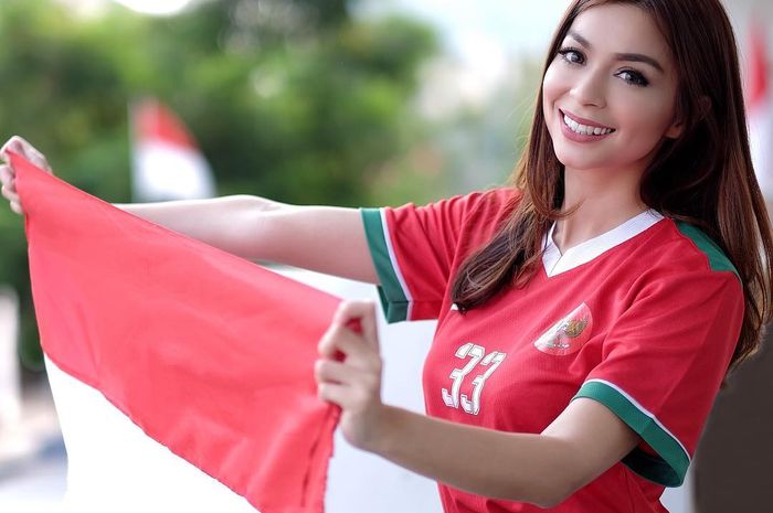 Sandra Olga yang sempat viral usai bawakan acara Piala Dunia kini sudah menikah!