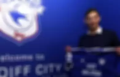 Pesawat yang ditumpangi Emiliano Sala pemain baru Cardiff City hilang kontak sejak 21 Januari 2019.