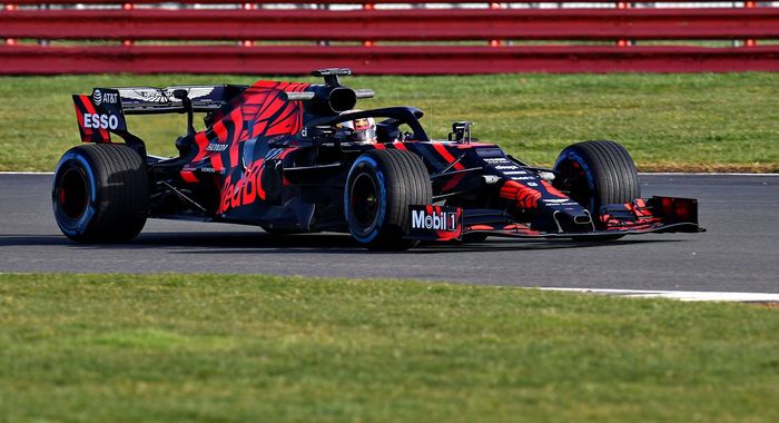 Max Verstappen menjajal mobil baru tim Red Bull Racing, RB15.