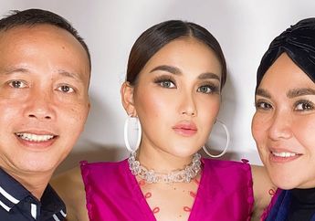 Pamer Foto Cincin dan Gelang Baru, Ayu Ting Ting Makin Berani Ungkap Sosok Calon Ayah Bilqis, Komentar Umi Kalsum Jadi Sorotan