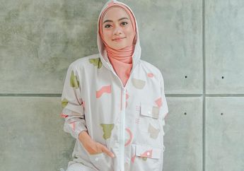 5 Model Jaket Parasut Buat Dipakai Hijabers Olahraga. Modis & Santun!