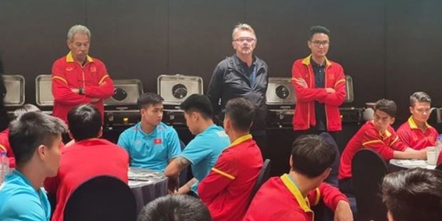 Curhat Pemain Vietnam Usai Babak Bundas di FIFA Matchday: Otak Sama Otot Kita Nggak Sampai!