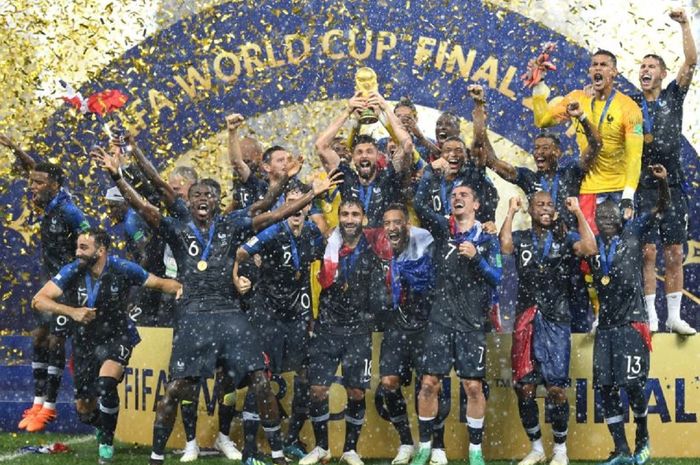 Timnas Prancis merayakan keberhasilannya menjuarai Piala Dunia 2018.