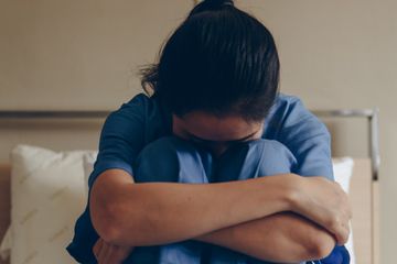 Dengan penganganan medis yang tepat seperti pemberian obat dan terapi kognitif, penderita skizofrenia tak perlu dikucilkan.