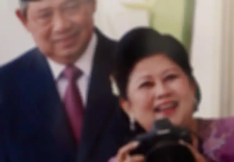 Cinta Pada Dunia Fotografi, Ani Yudhoyono Pernah Sampai Panjat Mobil Demi Abadikan Momen Melalui Lensa Kameranya