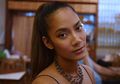 Jadi Bridesmaid, Tara Basro Tampil Seksi dengan Tanktop V Neck Belahan Dada Rendah