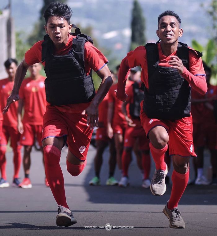 Para pemain Arema FC melakoni pemusatan latihan hari kedua di kawasan Agrokusuma, Kota Batu, pada Senin (20/1/2020).