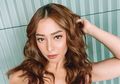 Disebut Mirip Tarian Striptis, Lihat Seksinya Nikita Willy Saat Latihan Pole Dance dengan Rok Mini Transparan