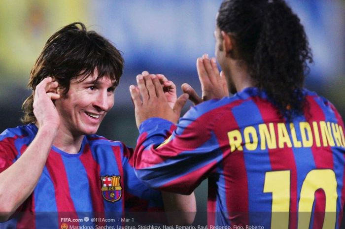 Lionel Messi dan Ronaldinho saat sama-sama masih membela Barcelona.