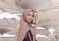 Mantap Berhijab Usai Umrah, Intip Tampilan Baru Citra Kirana Setelah Berhijrah yang Makin Cantik dan Modis!