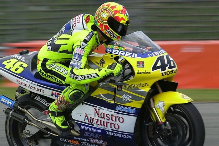 Valentino Rossi bersama NSR500 di Nastro Azzurro Honda