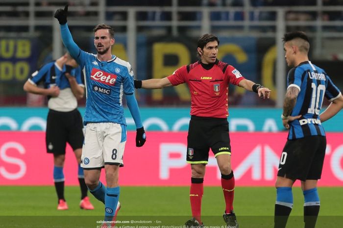 Inter Milan ditekuk Napoli akibat gol tunggal Fabian Ruiz dalam partai leg pertama semifinal Coppa Italia di Giuseppe Meazza, 12 Februari 2020.