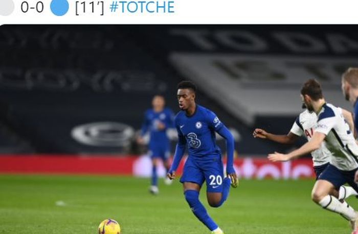 Penyerang Chelsea, Callum Hudson-Odoi, menggiring bola dalam laga Liga Inggris kontra Tottenham Hotspur di Tottenham Hotspur Stadium, Kamis (4/2/2021).