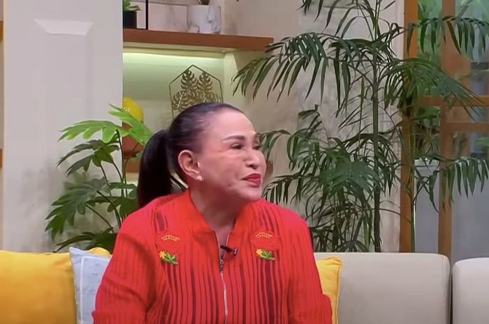 Mpok Atiek ungkap kebaikan Raffi Ahmad padanya.