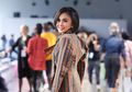 Terkenal dengan Ciri Khas Model Bob Pendek, Ternyata Begini Bentuk Rambut Asli Yuni Shara!